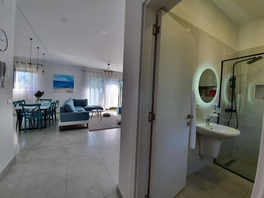 Holidays To Remember-sea Lovers Villa
