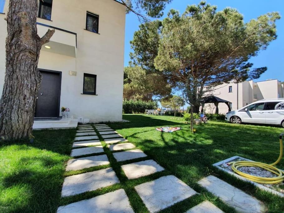 Holidays To Remember-sea Lovers Villa Plazhi San Pietro